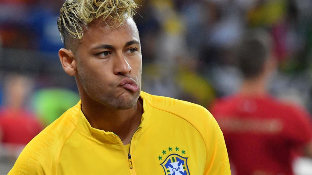Neymar trong màu áo đội bóng Brazil
