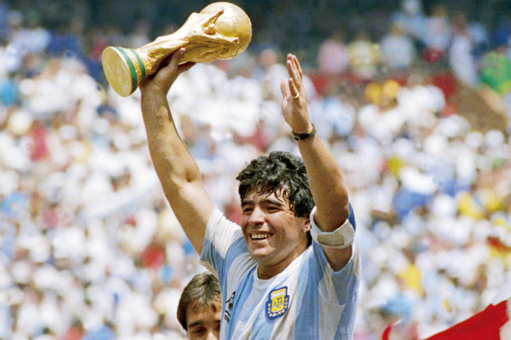 Huyền thoại bóng đá Diego Maradona đã có nhiều đóng góp cho đội Argentina