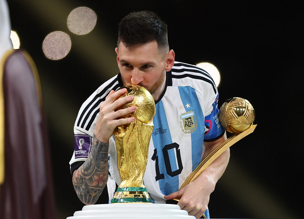 Cầu thủ xuất sắc nhất thế giới mọi thời đại đã gọi tên Messi